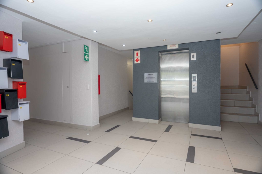 To Let 2 Bedroom Property for Rent in Hout Bay Beachfront Western Cape